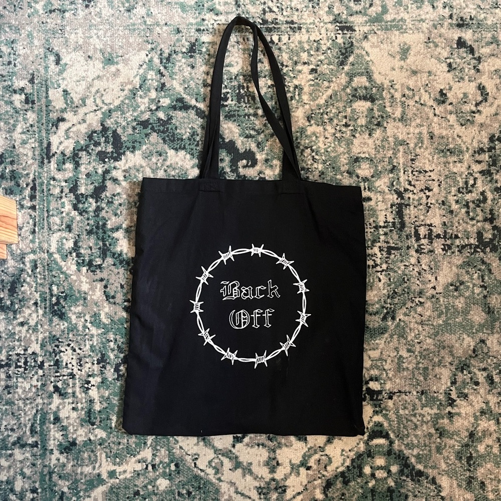 black tote bag